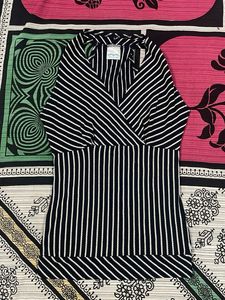 In-cut textured stripe top