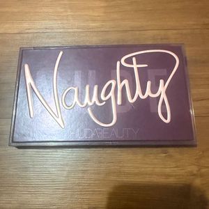 Huda Beauty Naughty Nude Eyeshadow Palette