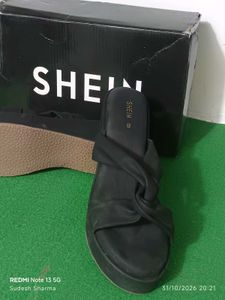 Chic Black Wedge Sandals
