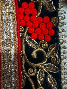 combo of Black &amp; Red boarder lace for saare