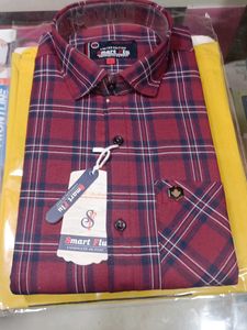 I want to sell Men Navy  Checks Full Sleeves Shirt