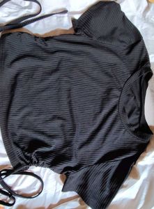 ON SALE🚨URBANIC BLACK RIBBED Y2K SNATCHED CROP TO