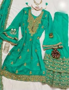 Beautiful Emerald Green Kurta Set