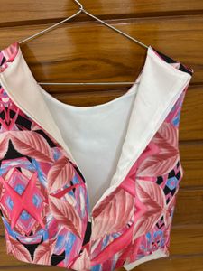 Vibrant Floral Top👛🖤