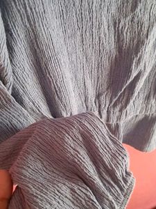 Spain 🇪🇸 - Textured Cinched Waist Top