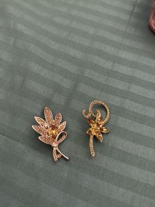 Elegant Floral Brooch Set