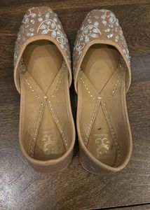 Embellished Juttis/Mojaris - Ethnic Footwear