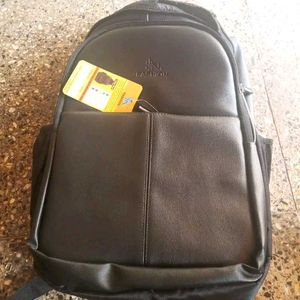 clasic black leather bag