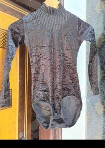 Trending New Short Skirt Frill With Golden Lace