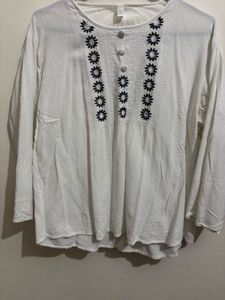 White Kurta with Floral Embroidery