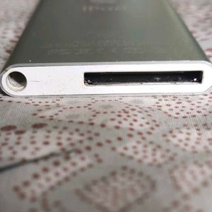 Apple iPod Classic Silver Portable 2gb MP3 Player