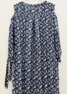 Blue &amp; White Printed Cold-Shoulder Kurta