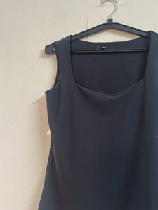Sleek Sleeveless Square Neck Top