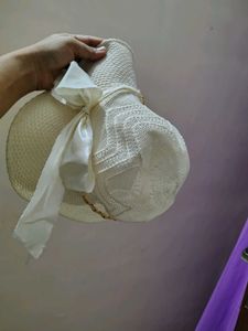 Stylish White Woven Sun Hat with Chain Detail