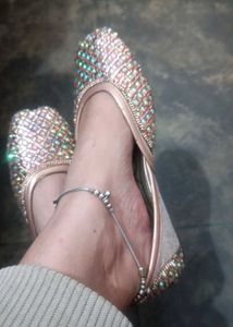 Trendy Women Rose Gold Embellished Bellies Comfort