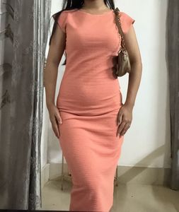 Chic Pink Ribbed Midi Dress