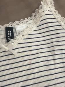 h&amp;m lacy top