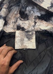 Abstract Print Hooded upper Jacket