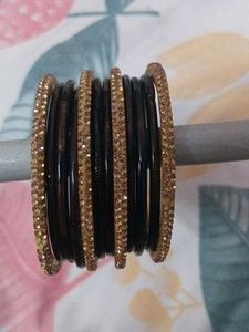 Sparkling Black & Gold Bangle Set