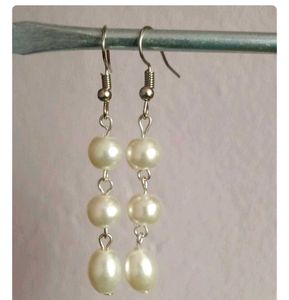 Elegant Oval Pearl Necklace and earrings