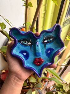 Diva ashtray/trinket dish