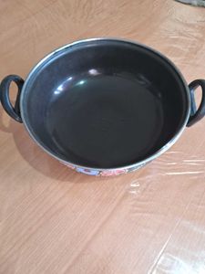 Kadai / cooking pan
