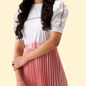 Chic Pink Pleated Midi Dress with Belt Medium Size