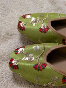Green Juttis Size 36