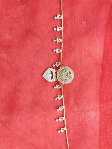 Maang Tikka with Gold Finish and neck se