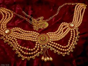 Elegant Pearl &amp; Gold Kamarbandh