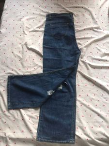 Chinese ripped straight legged summer jeans