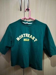 Stylish T-Shirt with 'Northeast Hills' Graph