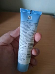 Neutrogena Ultra sheer dry-touch sunblock.