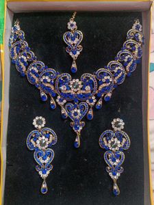 Stunning Blue &amp; White Stone Jewellery Set