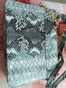 Chic Snake Print Crossbody Bag