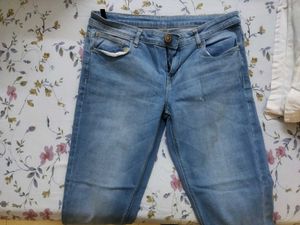 Selling Jealous21 jeans In ₹300