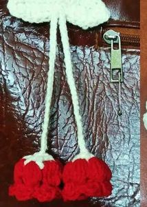 Crocheted Daisy Hair carms with bag charms, 2 in o