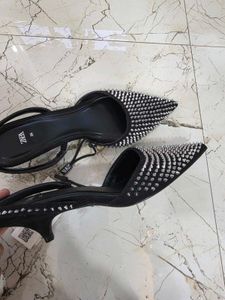100% original new Zara Pointed Studded Heels