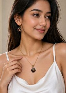 Resin Elegant Gold Necklace & Earring Set