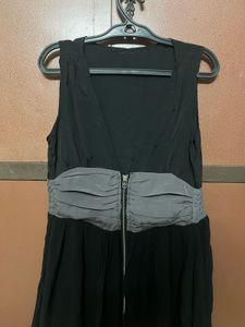 Sleeveless V-Neck Black Dress
