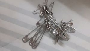 Hairpin &amp; Safety Pin