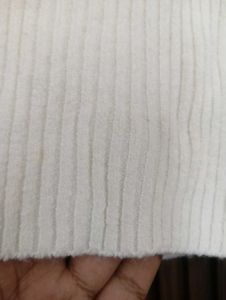 Cream Ribbed V-Neck Sleeveless Sweater