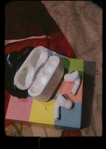 Earbuds 🤍