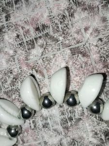 Elegant White &amp; Silver Beaded Bracelet