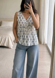 Stylish Printed V-Neck Kurta