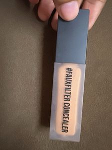 Huda Beauty #FauxFilter Concealor - Never Used