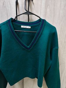 Emerald Green V-Neck Sweater &amp; Cargo Ski