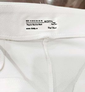 Kotty Women Relaxed Straight Fit High Rise Trouser
