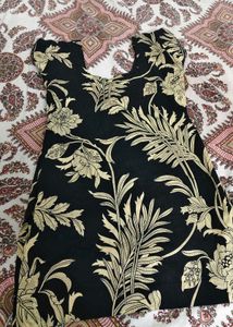 Elegant Black &amp; Gold Leaf Print Kurta