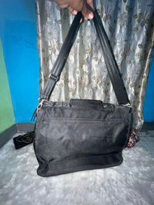 Stylish Black Messenger Bag